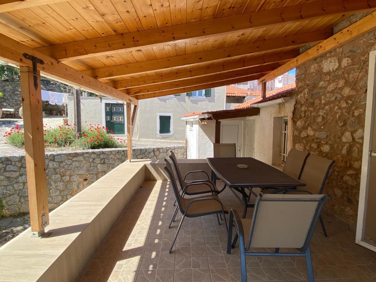 Villa Barbajonn'S Stone House Monemvasía Exterior foto