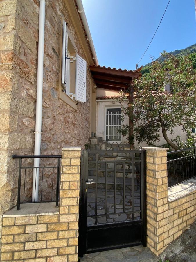 Villa Barbajonn'S Stone House Monemvasía Exterior foto